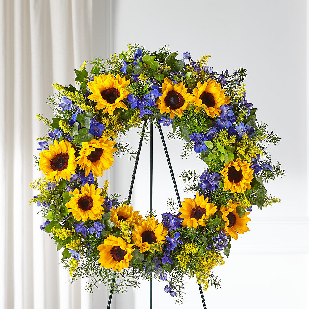 Bright Rays Wreath – Petals And Blooms Flowers, Fort Leonard Wood MO