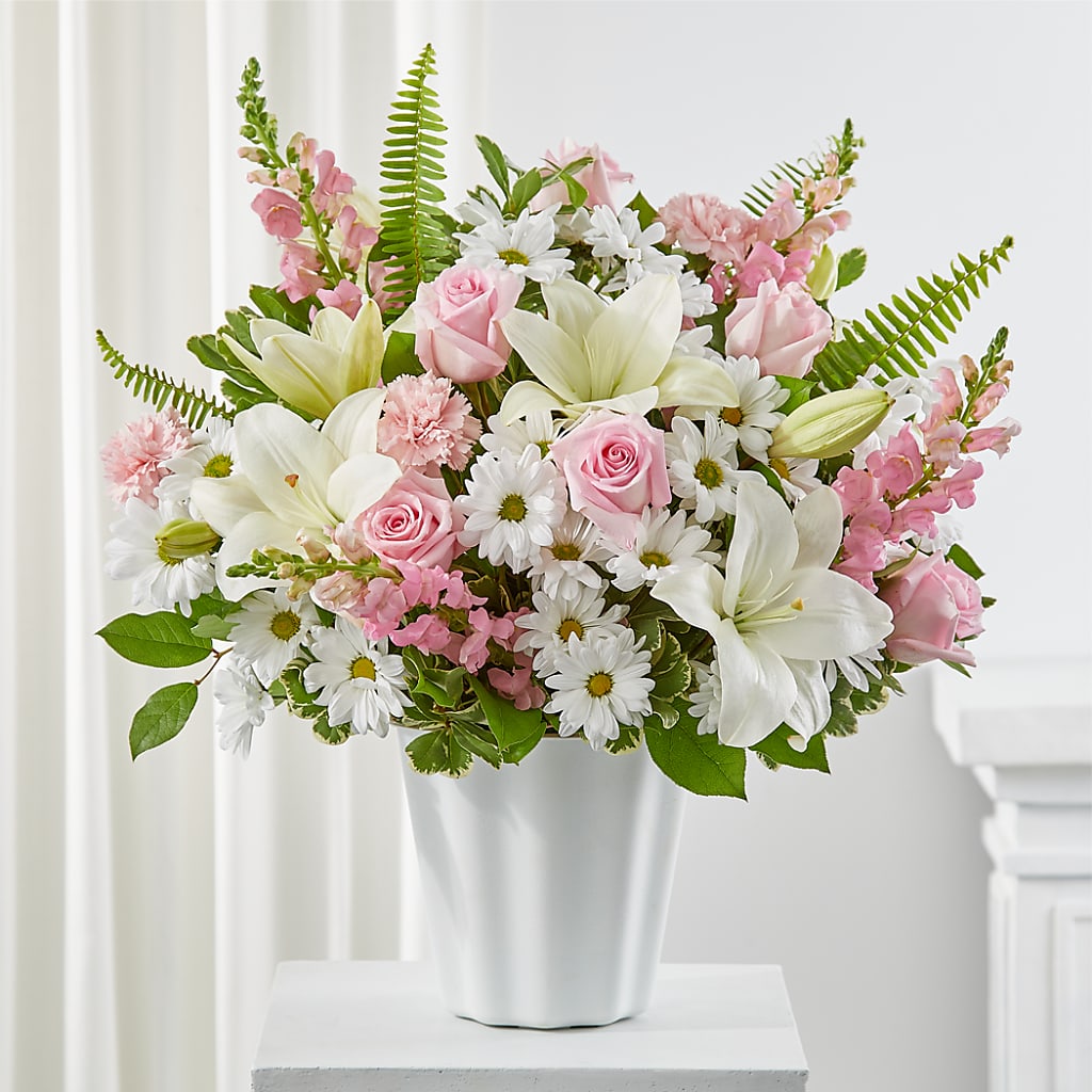 Soft Touch Tabletop Basket – Petals And Blooms Flowers, Fort Leonard Wood MO
