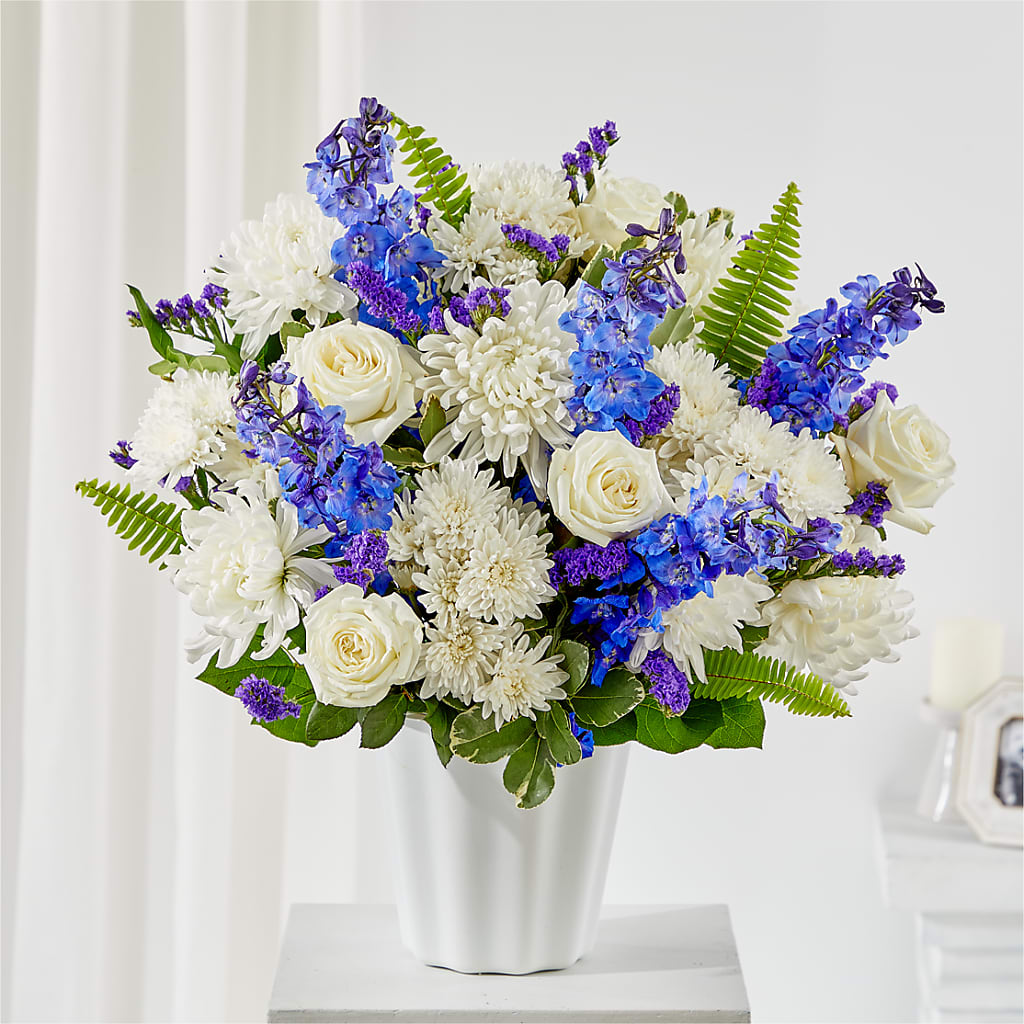 Hold Dear Tabletop Basket – Petals And Blooms Flowers, Fort Leonard Wood MO