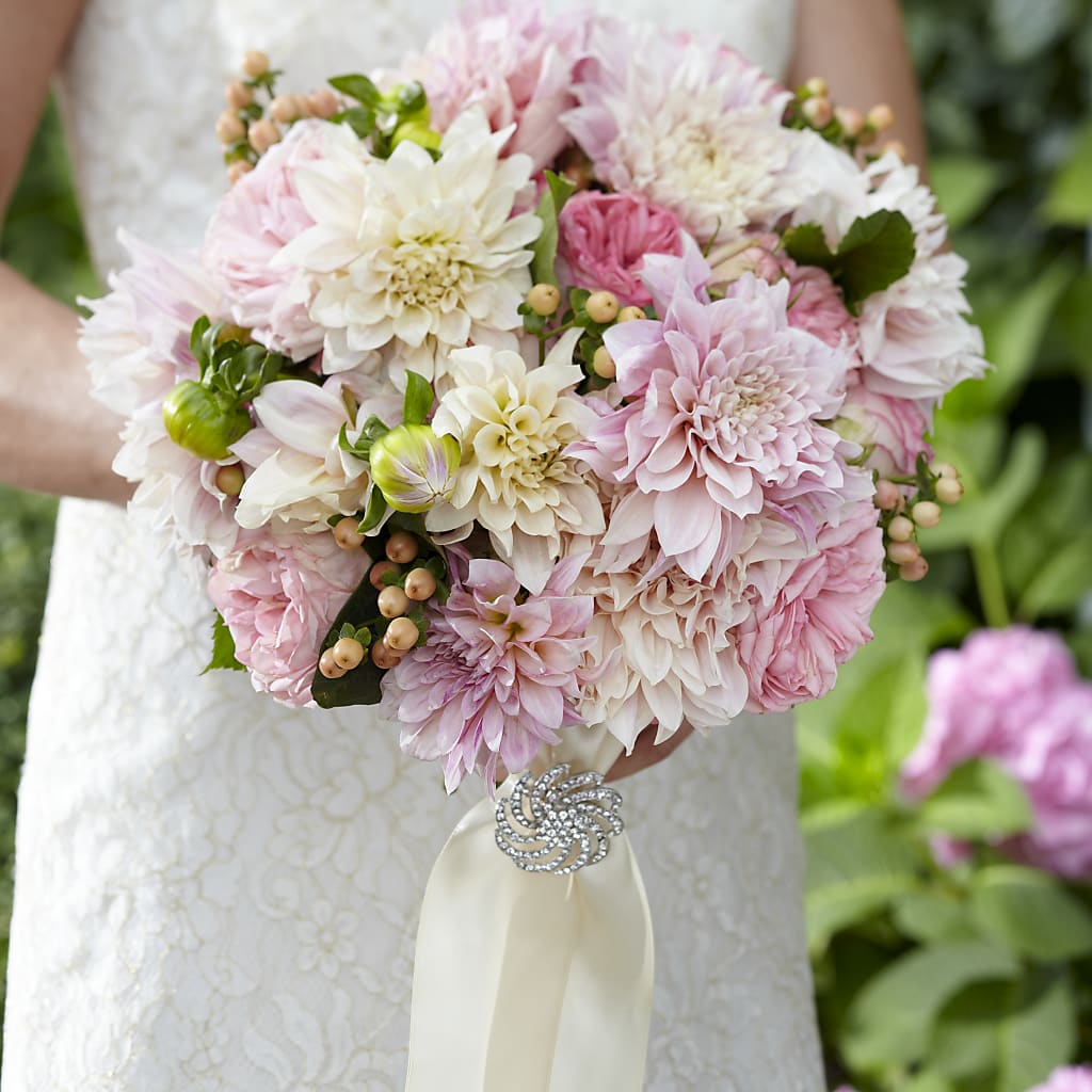 Heart's Promise Bouquet – Petals And Blooms Flowers, Fort Leonard Wood MO