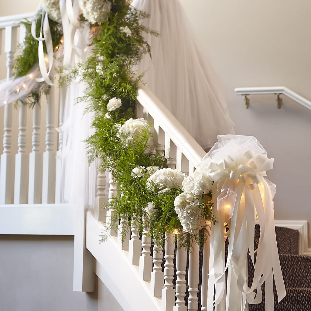 Champagne Dreams Garland – Petals And Blooms Flowers, Fort Leonard Wood MO
