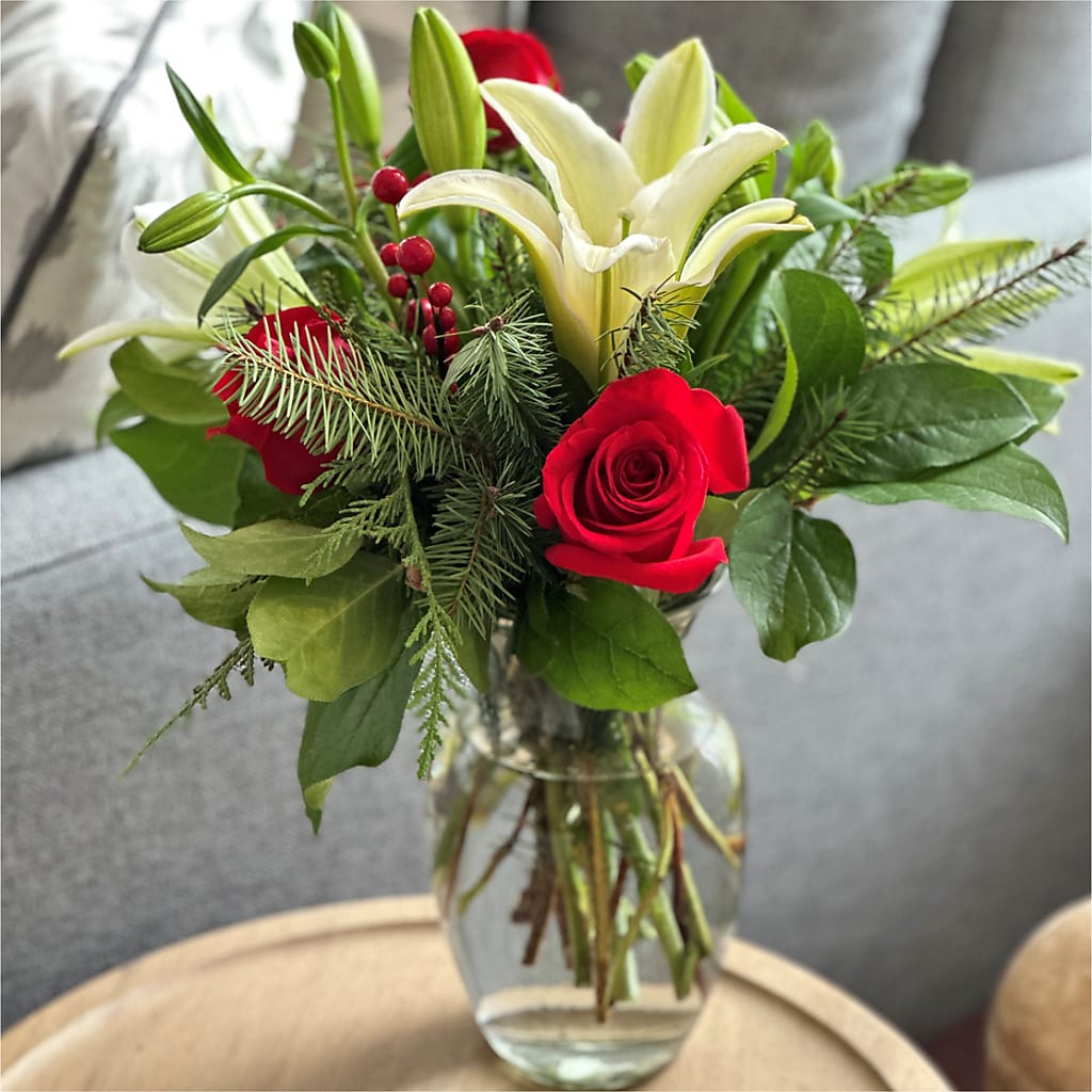 Sparkling Snowflakes Bouquet –  Petals And Blooms Flowers, Fort Leonard Wood MO