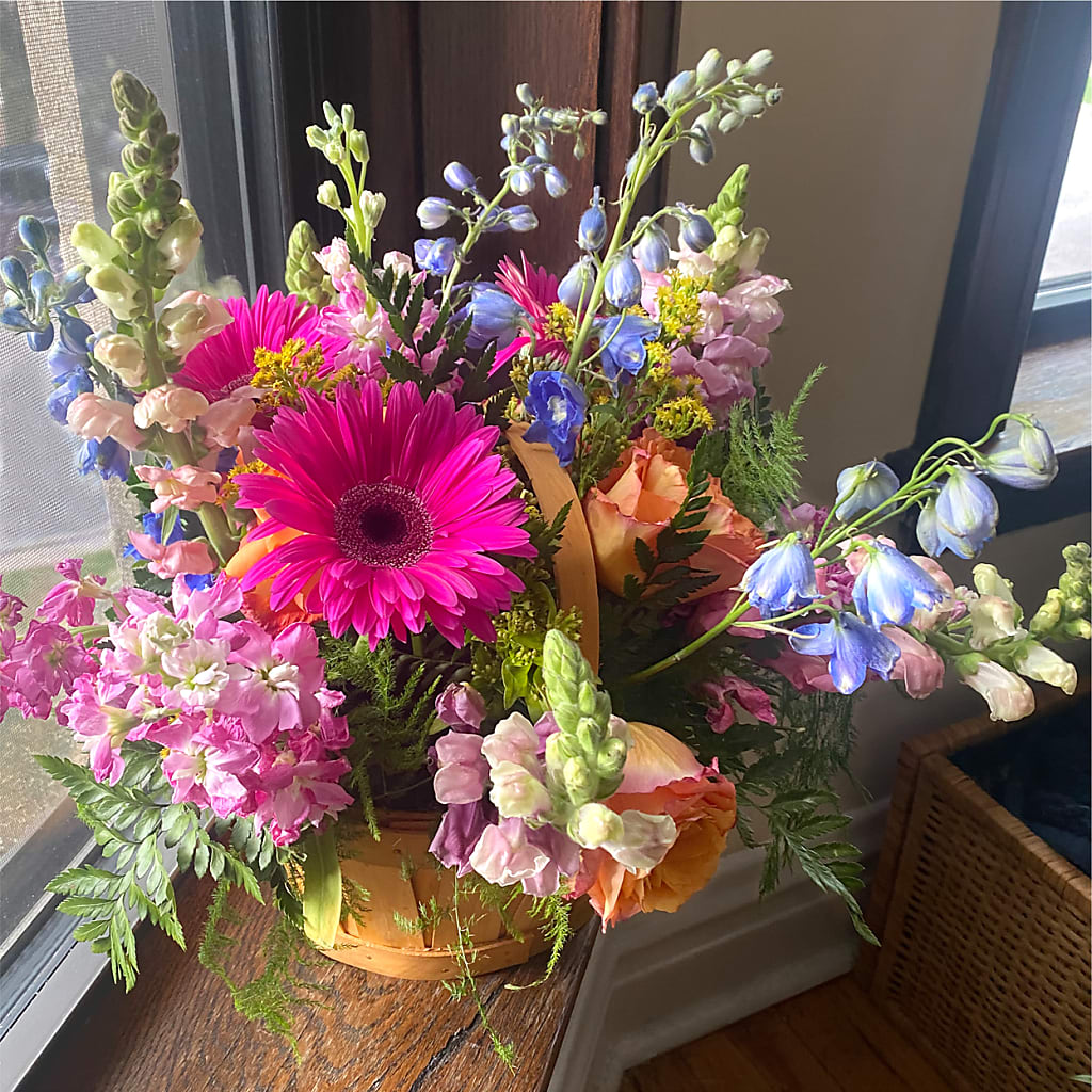 Garden of Life Basket –  Petals And Blooms Flowers, Fort Leonard Wood MO
