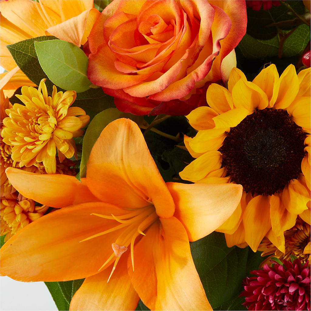 Grateful Centerpiece –  Petals And Blooms Flowers, Fort Leonard Wood MO