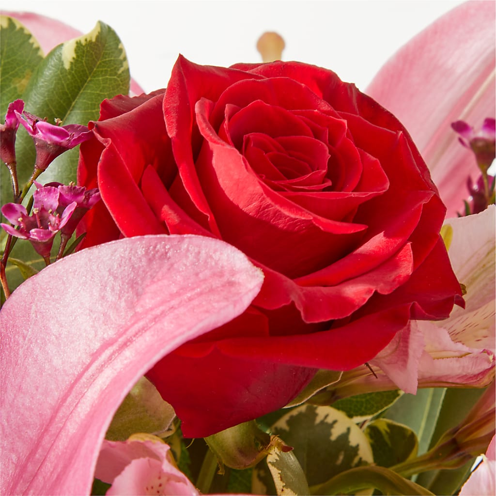 Lucky in Love Bouquet –  Petals And Blooms Flowers, Fort Leonard Wood MO